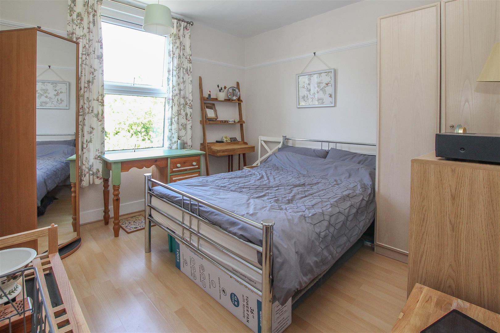 Robin Hood Road, Brentwood Keith Ashton